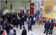 ÜNİVERSİTEMİZDE AHMET YENİLMEZ TİYATROSU’NUN "USTA" İSİMLİ OYUNU SAHNELENDİ