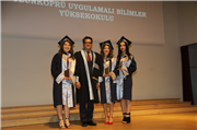 UZUNKÖPRÜ UYGULAMALI BİLİMLER YÜKSEKOKULUNDA MEZUNİYET COŞKUSU