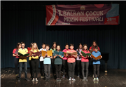 TRAKYA ÜNİVERSİTESİNDE SAHNE ÇOCUKLARIN…