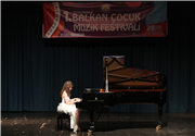TRAKYA ÜNİVERSİTESİNDE SAHNE ÇOCUKLARIN…