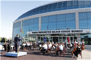 TRAKYA ÜNİVERSİTESİ BALKAN SENFONİ ORKESTRASI, ZAFER COŞKUSUNU NOTALARLA YAŞATTI