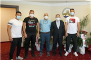 TRAKYA ÜNİVERSİTESİNİN YENİ PEHLİVANLARINDAN REKTÖR PROF. DR. ERHAN TABAKOĞLU’NA ZİYARET