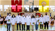 HEKİM ADAYLARI BEYAZ ÖNLÜKLERİNİ GİYDİ