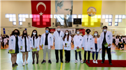 HEKİM ADAYLARI BEYAZ ÖNLÜKLERİNİ GİYDİ