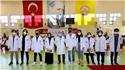 HEKİM ADAYLARI BEYAZ ÖNLÜKLERİNİ GİYDİ