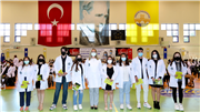 HEKİM ADAYLARI BEYAZ ÖNLÜKLERİNİ GİYDİ