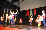 TRAKYA ÜNİVERSİTESİ BALKAN MÜZİK VE GÖSTERİ SANATLARI TOPLULUĞU KARADAĞ’DA SAHNE ALDI