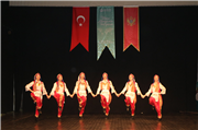 TRAKYA ÜNİVERSİTESİ BALKAN MÜZİK VE GÖSTERİ SANATLARI TOPLULUĞU KARADAĞ’DA SAHNE ALDI