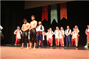 TRAKYA ÜNİVERSİTESİ BALKAN MÜZİK VE GÖSTERİ SANATLARI TOPLULUĞU KARADAĞ’DA SAHNE ALDI