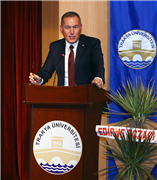 ECZACILIK FAKÜLTESİNDE BEYAZ ÖNLÜK TÖRENİ
