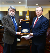 BULGARİSTAN KÜLTÜR BAKANI VEZHDİ RASHİDOV, ULUSAL SANAT AKADEMİSİ REKTÖRÜ PROF. NİKOLAY DRACHEV VE BERABERLERİNDEKİ HEYETTEN REKTÖRÜMÜZE ZİYARET