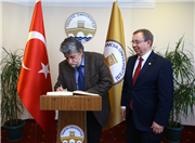 BULGARİSTAN KÜLTÜR BAKANI VEZHDİ RASHİDOV, ULUSAL SANAT AKADEMİSİ REKTÖRÜ PROF. NİKOLAY DRACHEV VE BERABERLERİNDEKİ HEYETTEN REKTÖRÜMÜZE ZİYARET
