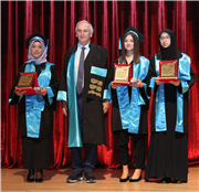 TRAKYA ÜNİVERSİTESİ EDEBİYAT FAKÜLTESİ YENİ MEZUNLARINI VERDİ