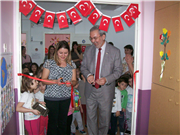 ÜNİVERSİTEMİZ ANAOKULU ÖĞRENCİLERİNDEN RESİM SERGİSİ